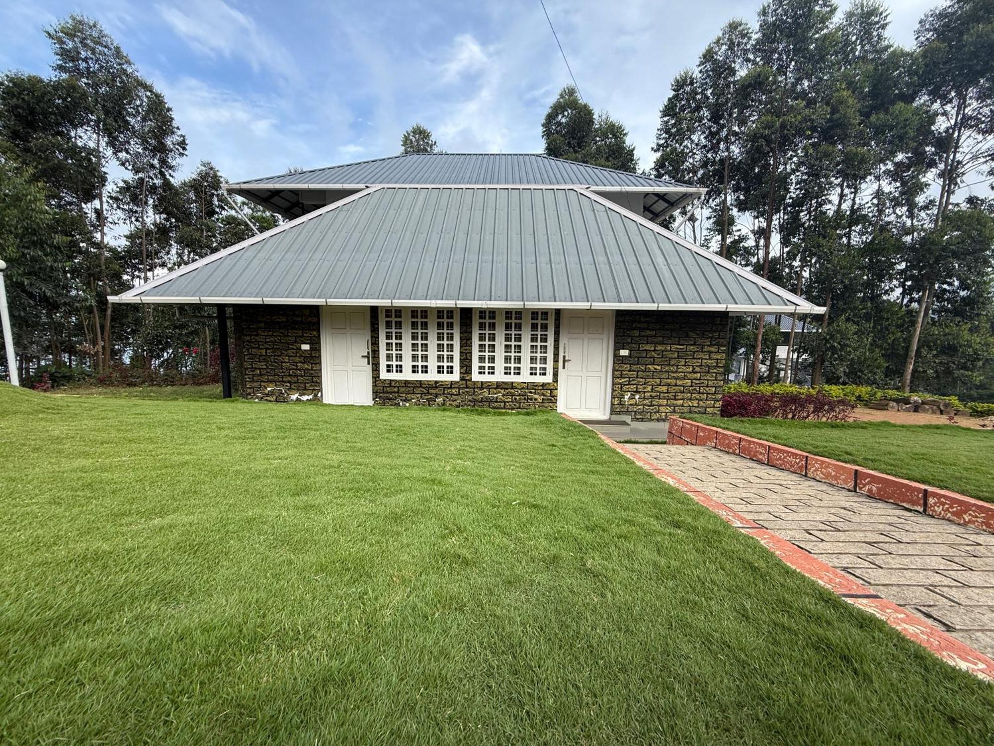 Honey Rock Hotel Kanthalloor Exterior photo